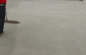 在工廠(chǎng)進(jìn)行保潔作業(yè)時(shí)，要注意什么呢？